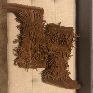 Minnetonka moccasin boots